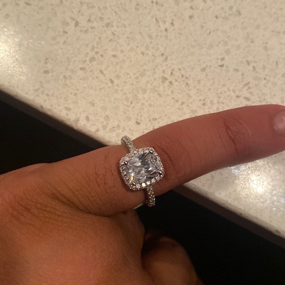 3 Carat Halo Radiant Cut Austrian Crystal Engagement Ring Real Silver 925 - Picture 6 of 9